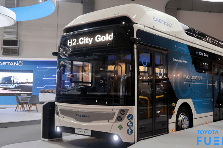 Barcelona uvádí do provozu dalších 7 vodíkových autobusů