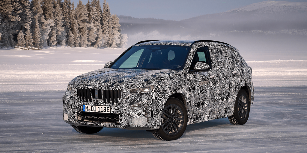 BMW má za sebou zimní testy iX1